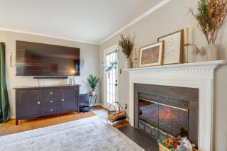 Tranquil Townhouse Retreat with Deck in Germantown! - 4