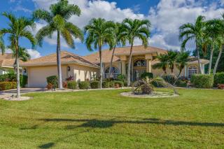 Villa Salt & Sol at Cape Harbour - Gulf Access, Fishing and Beach gear, Bikes for Adults and Kids, Private Heated Pool and Private Fishing Dock, Fenced backyard, Dog Friendly - 6