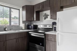 Unit 1 Cozy 1BR Apt with Parking - 9