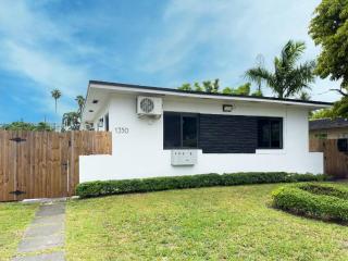 Unit 1 Cozy 1BR Apt with Parking - 7