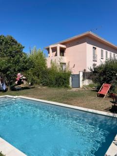 Studio with pool and quiet, non-shared garden, 1 lit double - 1