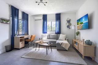 Unit 4 Beautiful 1BR Apt w Parking Near Biscayne Blvd - Biscayne Seaplane Base - 0