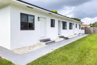 Unit 4 Beautiful 1BR Apt w Parking Near Biscayne Blvd - 6