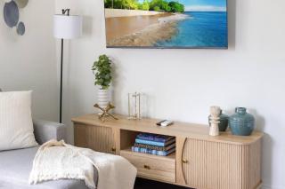 Unit 4 Beautiful 1BR Apt w Parking Near Biscayne Blvd - 3