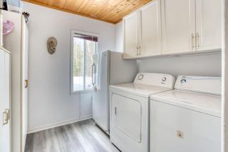 Cozy Riverside Chalet SPA Fireplace Nature Escape - 3