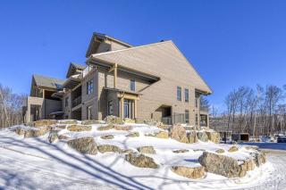 Verbier Condo in Tremblant with Mountain Views - 105 Verbier - 9