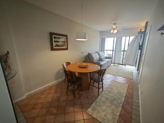 C102 Apartamento pé na areia, com vista frente mar - Florianópolis - 2
