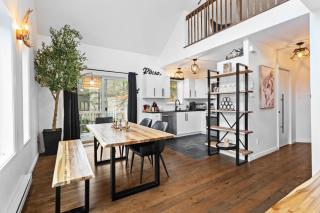 4BR Retreat with Jacuzzi and Mont-Tremblant View - 5