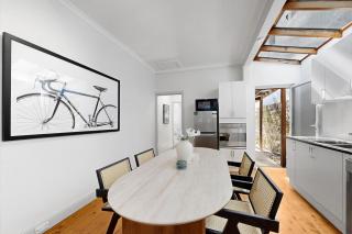 Charming Waterloo Terrace - 2