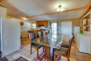 Close to Festivals and Rodeos! Fort Valley Apt - 4