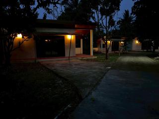 Warin garden resort and café - 3