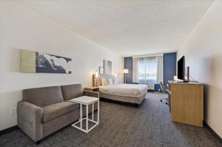 Comfort Suites - Near the Galleria - 4