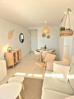 Luxurious penthouse with private jacuzzi, sea views and big terras - 4