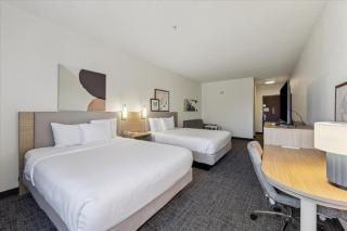 Comfort Suites - Near the Galleria - 9