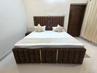 Shiv Shristi Home Stay - 0