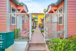 1BD Remodeled Craftsman Cottage Free parking Heart of lIttle Italy - 3