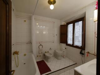 Alloggiare nei luoghi dove é vissuto Dante - 6