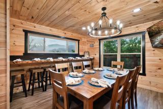 New Management Stay Wild Luxury Cabin Epic Mountain Views Hot Tub and Game Rooms - 3