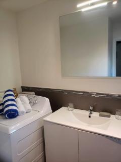 Convenient Studio Apt Near Airport, Beaches & Food - 4