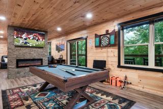 Stay Wild Luxury Cabin Epic Mountain Views Hot Tub and Game Rooms - 6