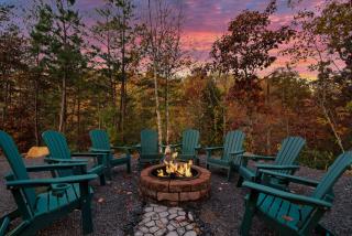 New Management Stay Wild Luxury Cabin Epic Mountain Views Hot Tub and Game Rooms - 8