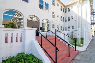 Cozy Downtown LA Studio Apartment - 3