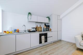 Ideal for long term stays, FREE parking, sleeps 4! - 7