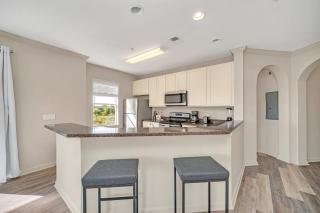 Upstay Pet Friendly Condo 6 Minutes from Disney - 2