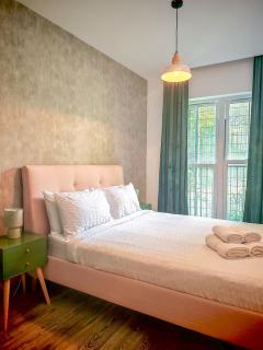 Cozy Retreat Near Downtown with Parking - 3