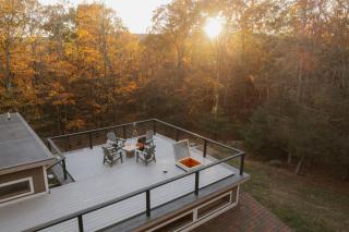 Tuthill Treehouse - Secluded Mountain Cabin with Roof Deck & Fire Pit - 1