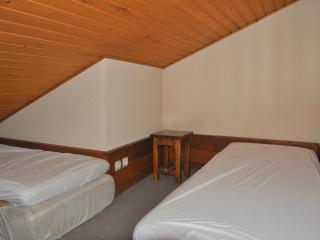 Appartement 2 Pièces Près des Remontées Mécaniques avec Parking Couvert - FR-1-692-8 - 2