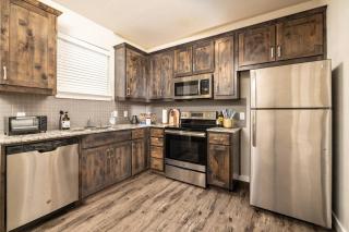 Family-Friendly Home - Ideal for World Cup Week - 4