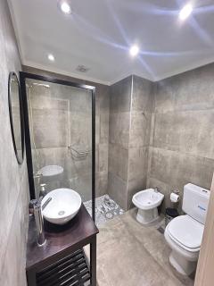 Amplio departamento con vista a la Av. Colon - 9