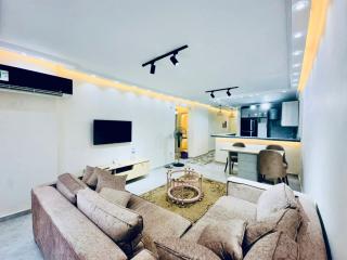 Modern Cozy 2BR Retreat Near Nile Corniche - 0