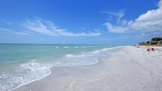 Gorgeous Island Beach Club Condo BRAND NEW - 7