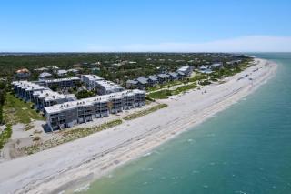 Gorgeous Island Beach Club Condo BRAND NEW - 6