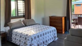 HUAHINE - Fare Etoile bord de lagon - 2