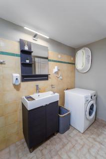 Seaside, relaxing family house with playground! Villa Lavrys 3 - 5