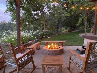 Yosemite Lodge 5BR Villa Hot Tub Game Room EV - 3