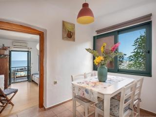 The Hillside Home - 4