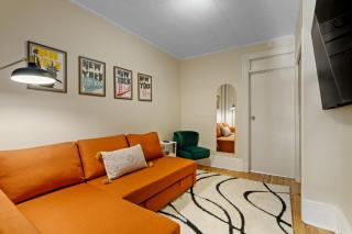 Modern Comfort Minutes from Manhattan, Sleeps 4 - Jersey City - 8