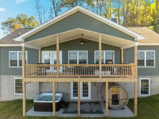 Skycrest Cabin - Mountain Views, Hot Tub, Sauna - 5