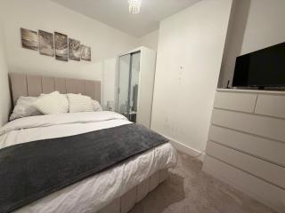 2 Bed Modern Luxury House - 4