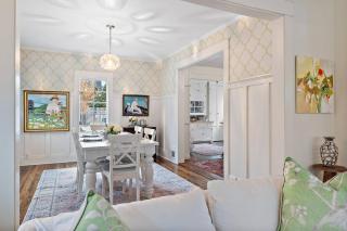 "Broadway Hideaway" by Roxy Rentals - 8