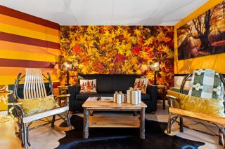 Modern Mtn Retreat Patio & Cozy Fall Vibes - 9