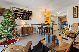 Modern Mtn Retreat Patio & Cozy Fall Vibes - 6