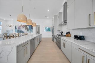 Beach Front 8 BR 6 BA Pool & Hot Tub Pickleball Fun - 3