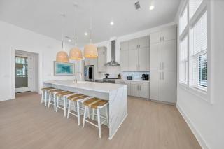 Beach Front 8 BR 6 BA Pool & Hot Tub Pickleball Fun - 2