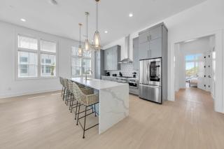 Gulf Front 8 BR 6 BA Pool & Hot Tub Pickleball Fun - 8