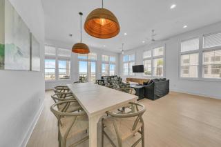 Gulf Front 8 BR 6 BA Pool & Hot Tub Pickleball Fun - 1